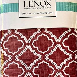 ♦️Lenox Easy Care Red & White Vinyl Tablecloth Rectangle 60x102♦️